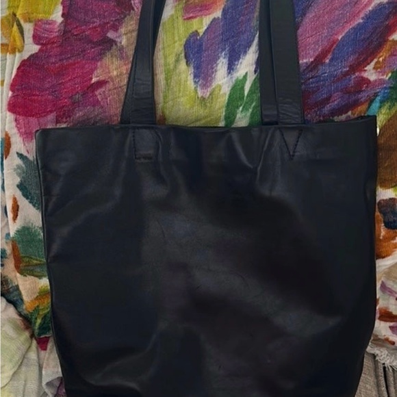 Clare V - Really good condition black leather tote. - Picture 4 of 8
